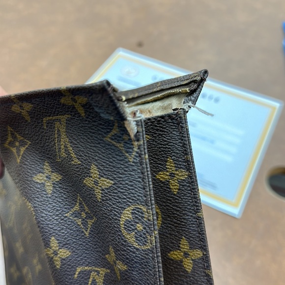 Louis Vuitton, monogram canvas used cosmetic Poche Toilette NM - Picture 3 of 8